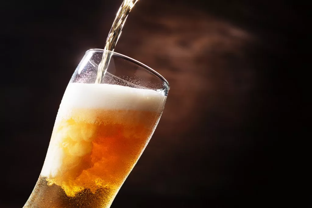 なぜにビールは泡立つのか 泡ができるメカニズムからタモリ流ビールの注ぎ方まで一気にご紹介 データのじかん