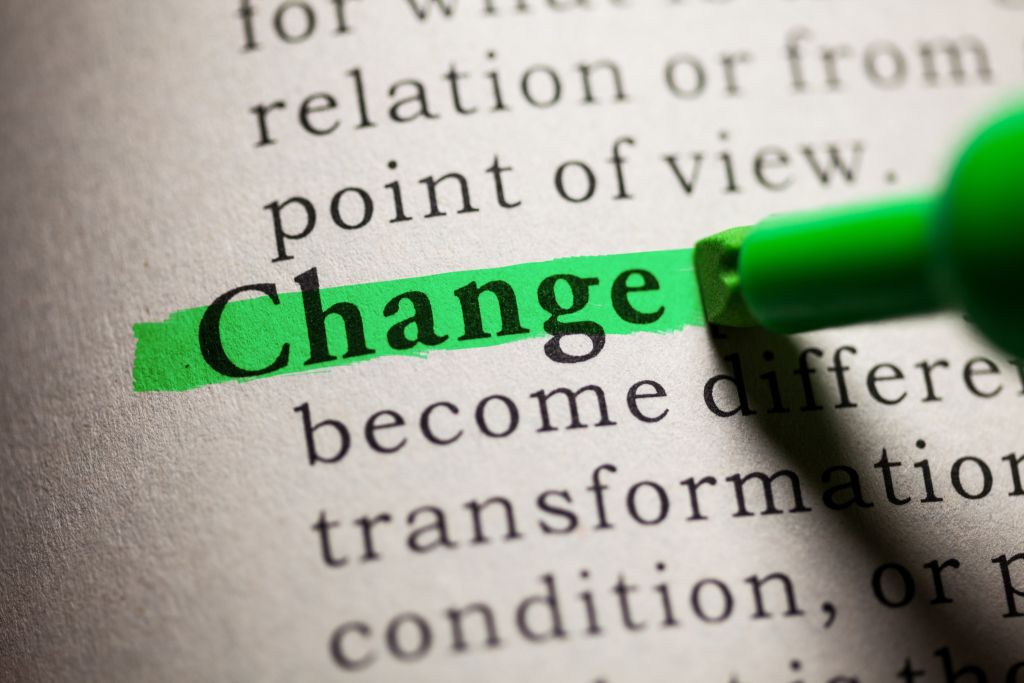 チェンジマネジメントの意味とは？組織や企業の変革を計画・実行するための戦略的なアプローチ